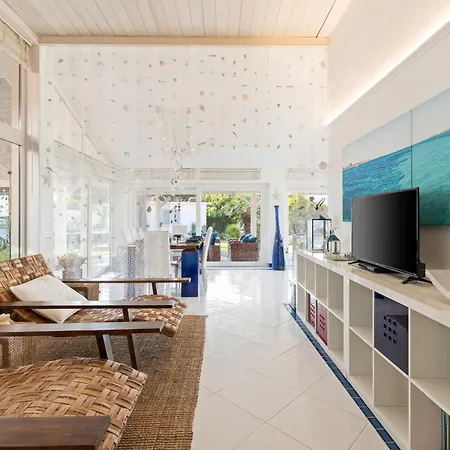 Villa Ambra 10, Emma Sorso