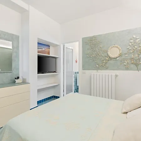 Villa Ambra 10, Emma